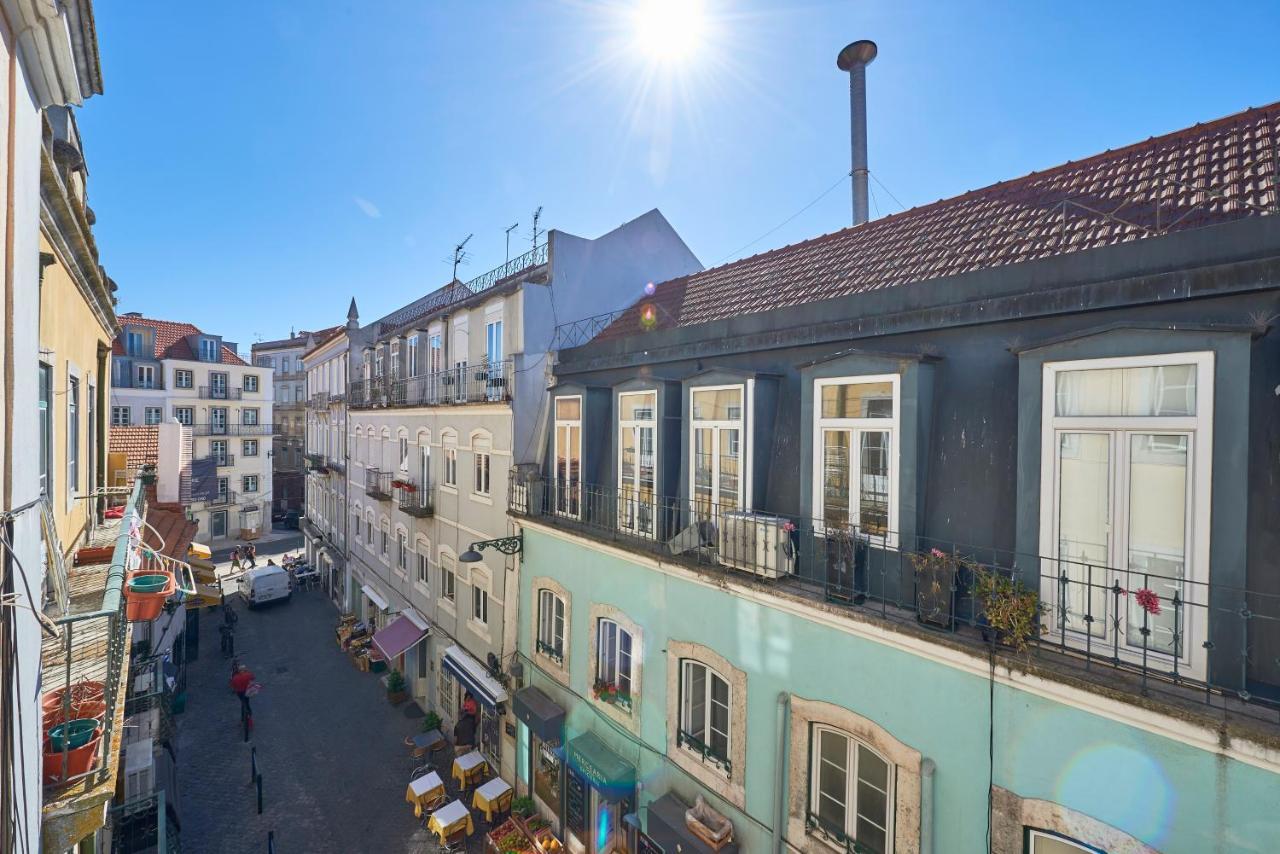 Aesthetic Riverview Apartment In Historical Lissabon Exterior foto