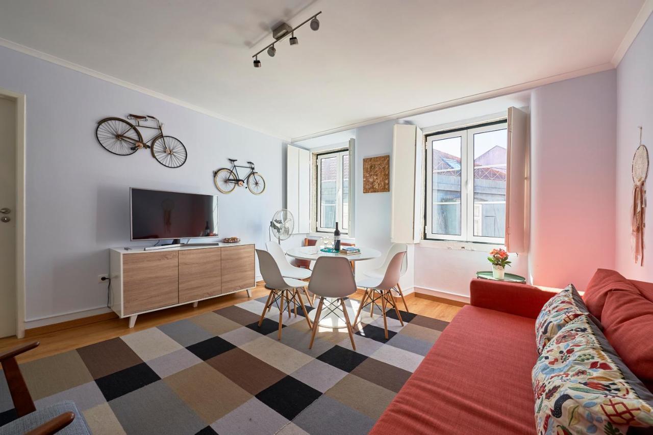 Aesthetic Riverview Apartment In Historical Lissabon Exterior foto
