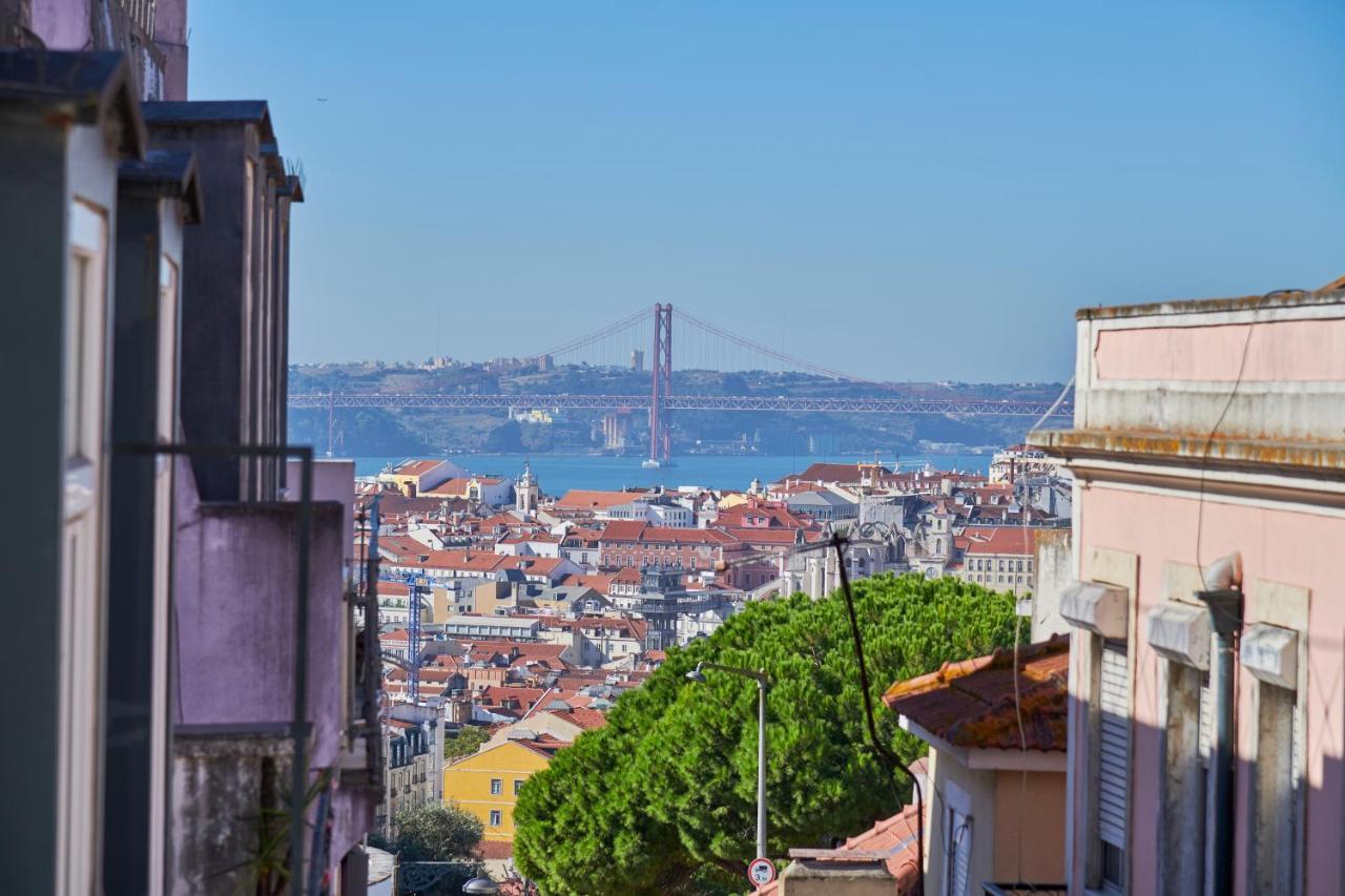 Aesthetic Riverview Apartment In Historical Lissabon Exterior foto