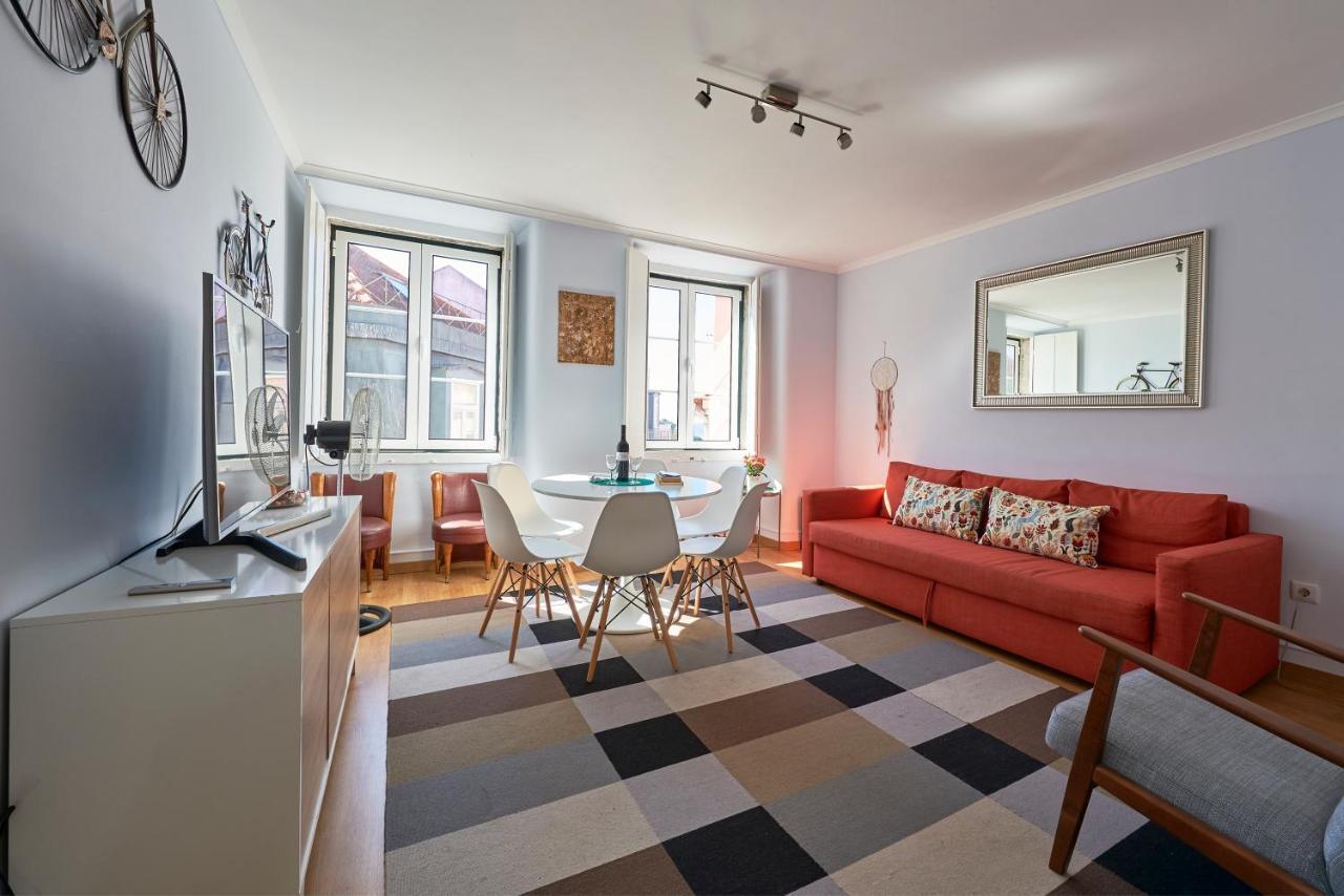 Aesthetic Riverview Apartment In Historical Lissabon Exterior foto