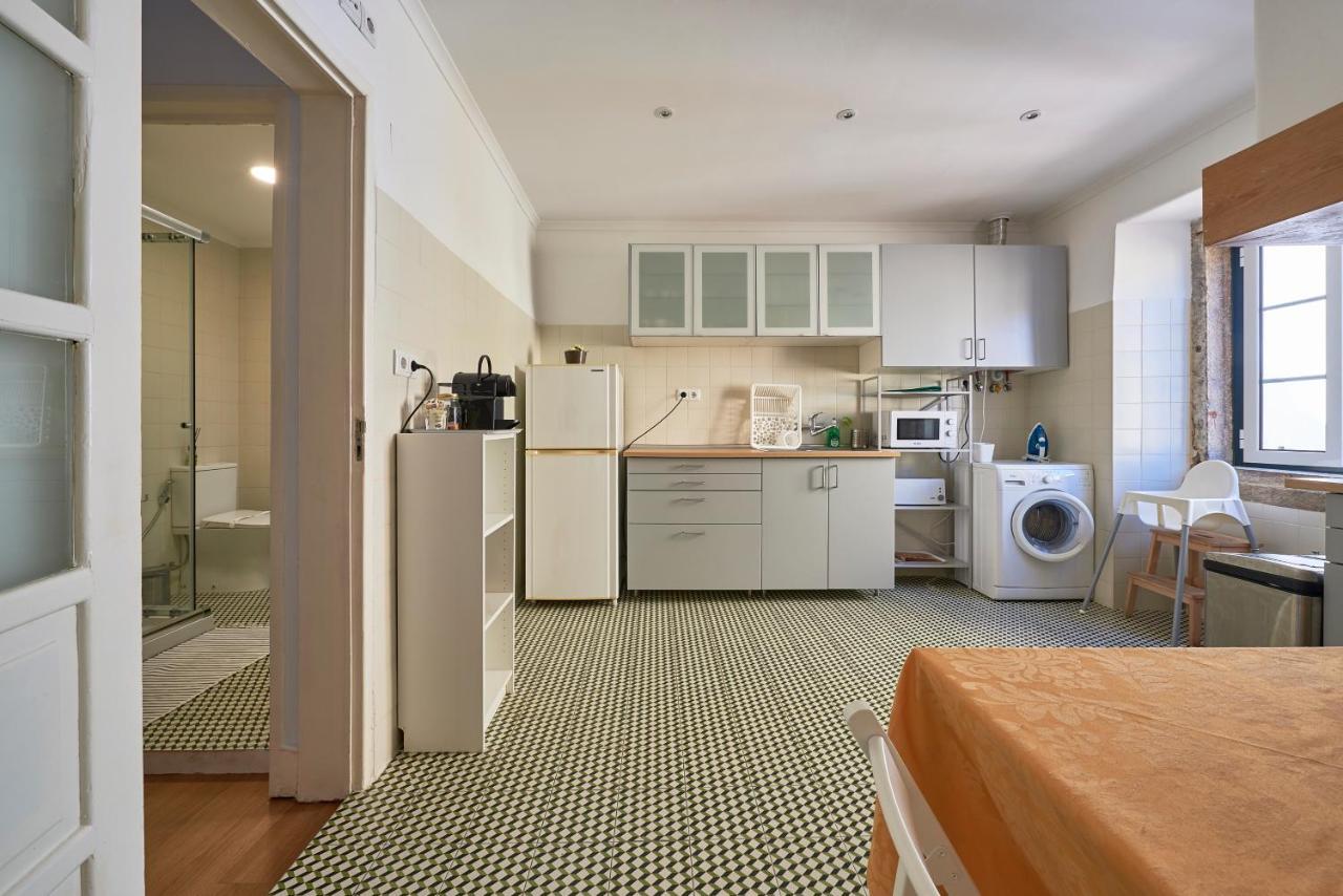 Aesthetic Riverview Apartment In Historical Lissabon Exterior foto
