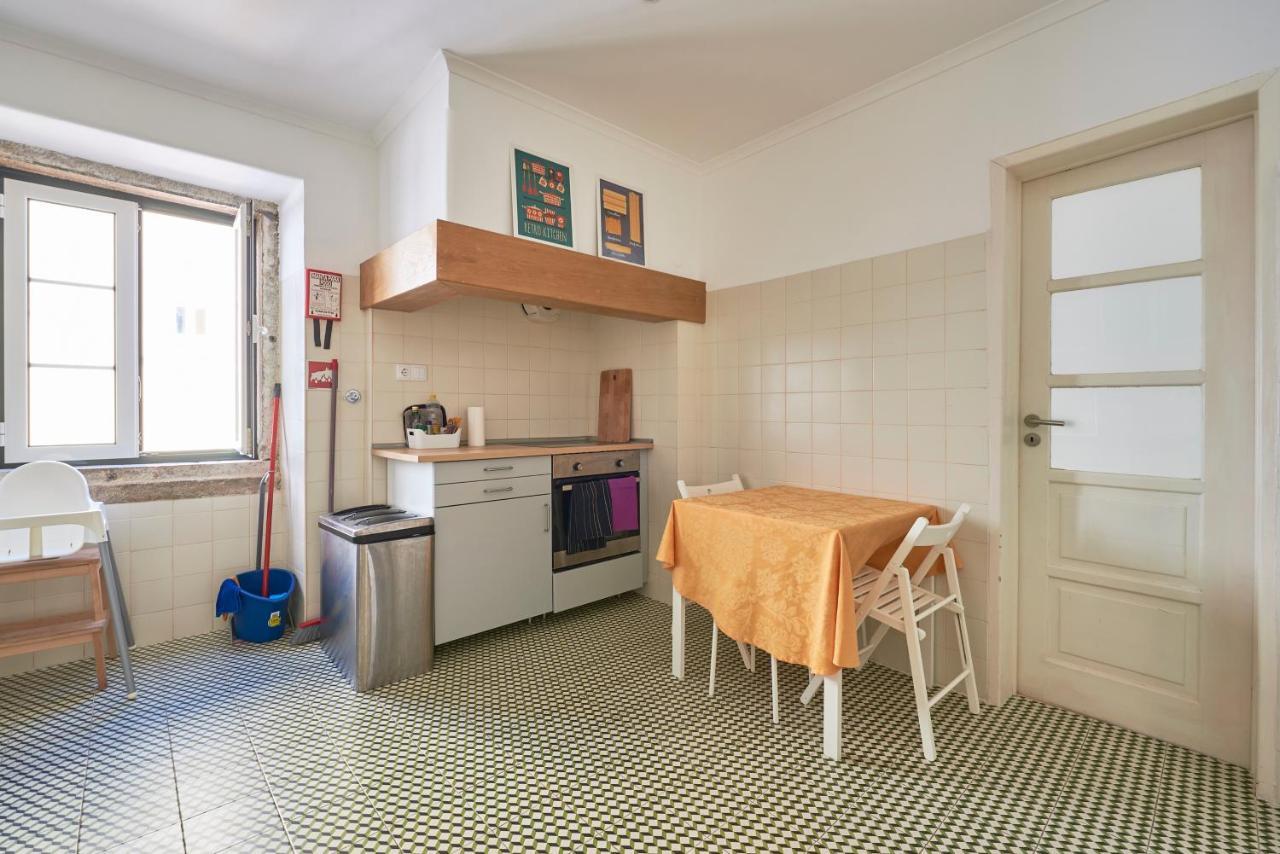 Aesthetic Riverview Apartment In Historical Lissabon Exterior foto