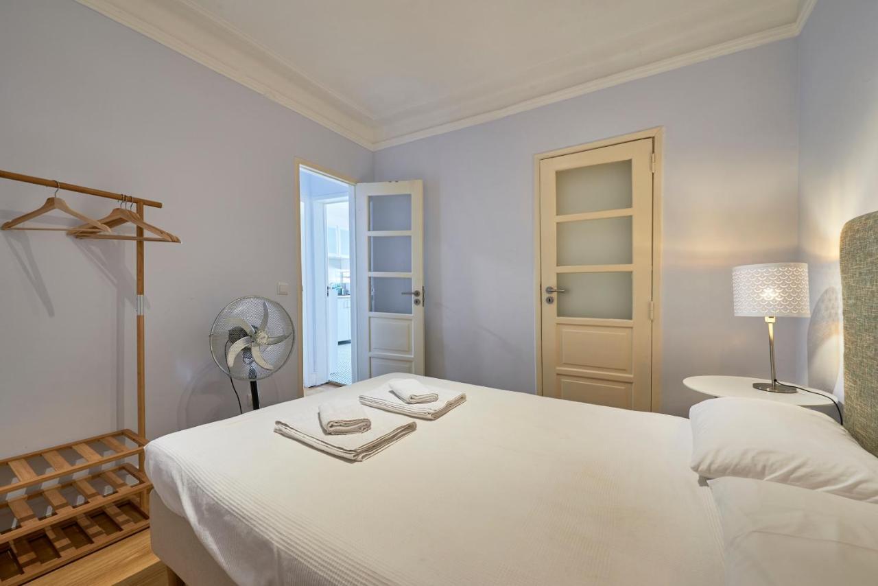 Aesthetic Riverview Apartment In Historical Lissabon Exterior foto